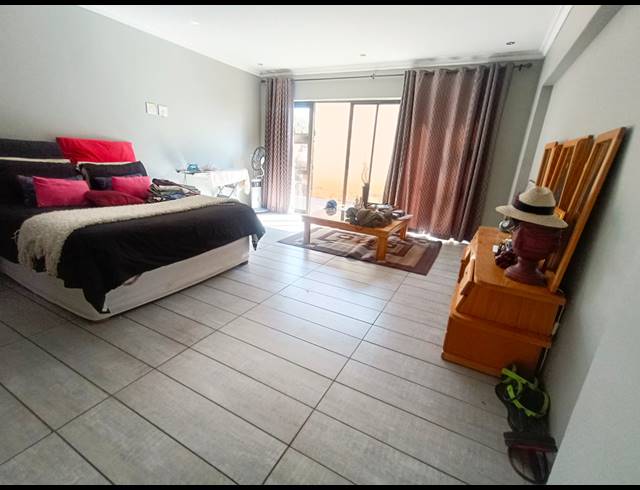 4 BEDROOM HOUSE FOR SALE IN VANDERBIJLPARK SE 8